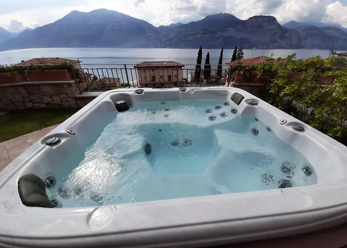 Bmp Apartment Deluxe 2 Jacuzzi Riscaldata Privata Vista Lago Di Garda