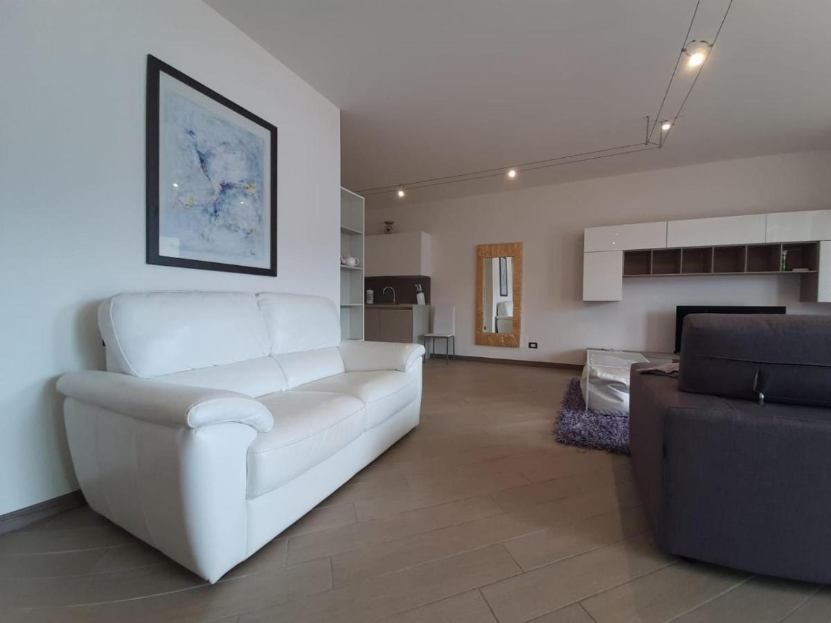Deluxe: Di Garda Jacuzzi Holiday home