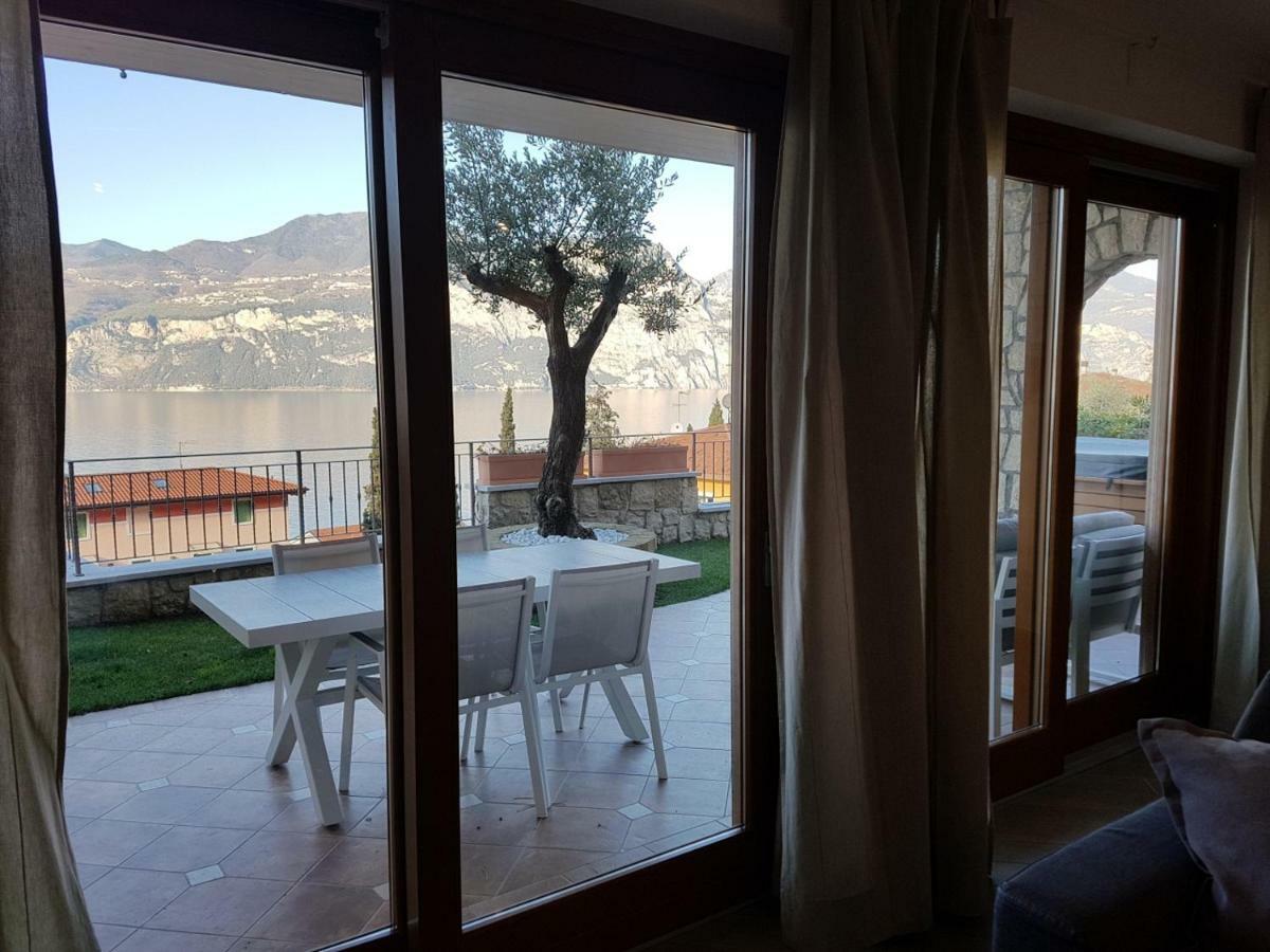 Deluxe: Di Garda Jacuzzi Brenzone sul Garda