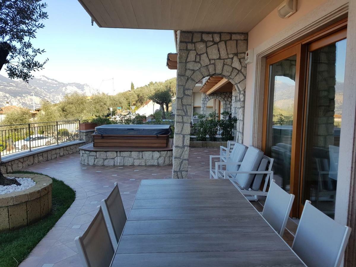 Deluxe: Di Garda Jacuzzi * Brenzone sul Garda