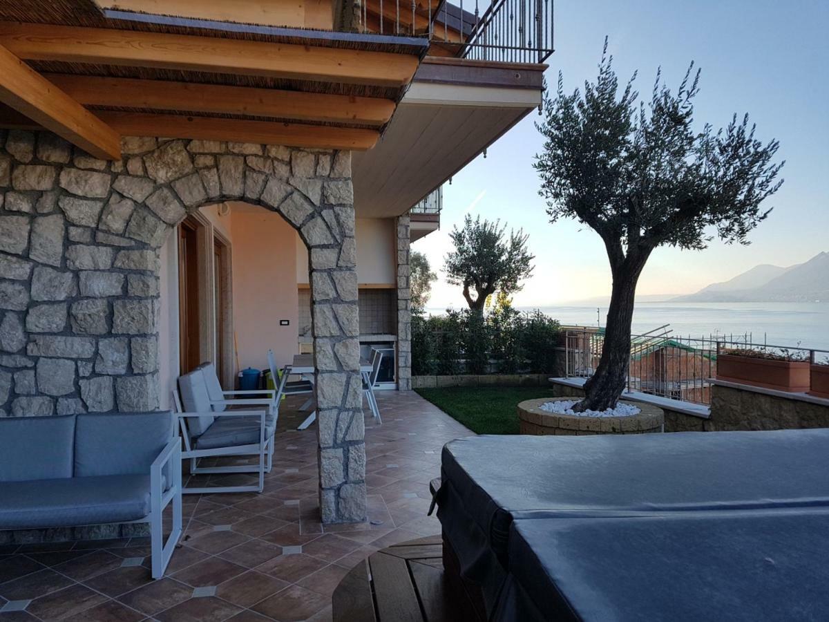 Deluxe: Di Garda Jacuzzi Brenzone sul Garda