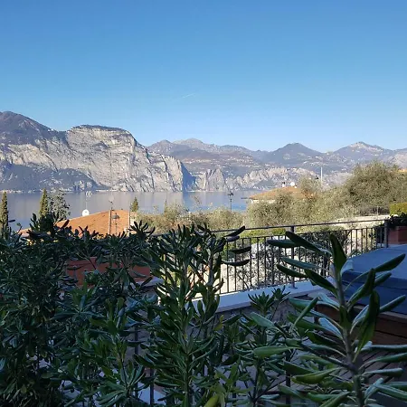 Appartamento Deluxe: Lago di Garda Jacuzzi Suite Brenzone sul Garda Exterior photo