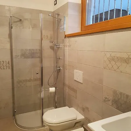 Appartamento Deluxe: Lago di Garda Jacuzzi Suite Brenzone sul Garda Exterior photo