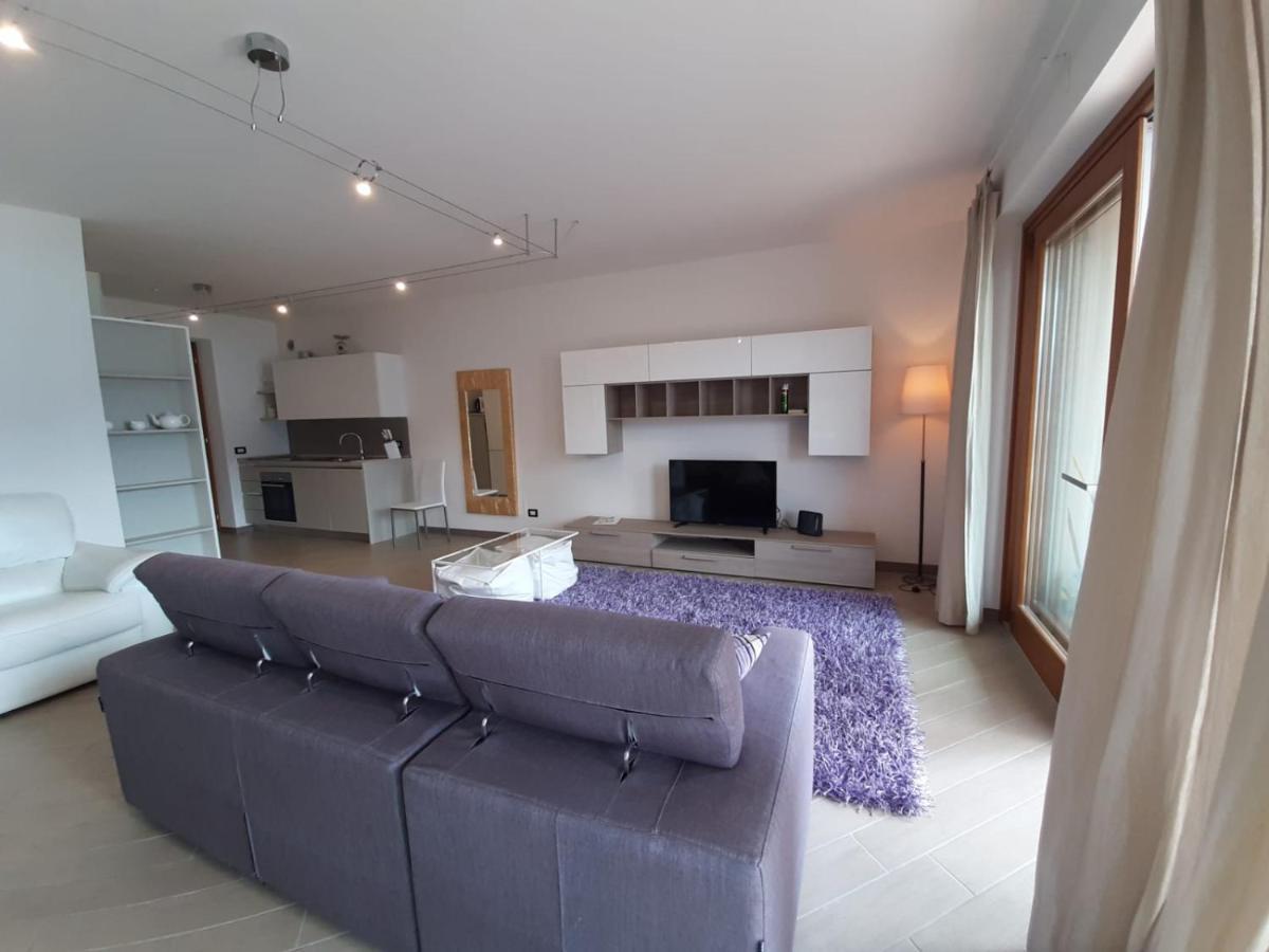 Deluxe 2 Con Vasca Idromassaggio Vista Di Garda, Riscaldata, Privata E Utilizzabile Tutto L'anno