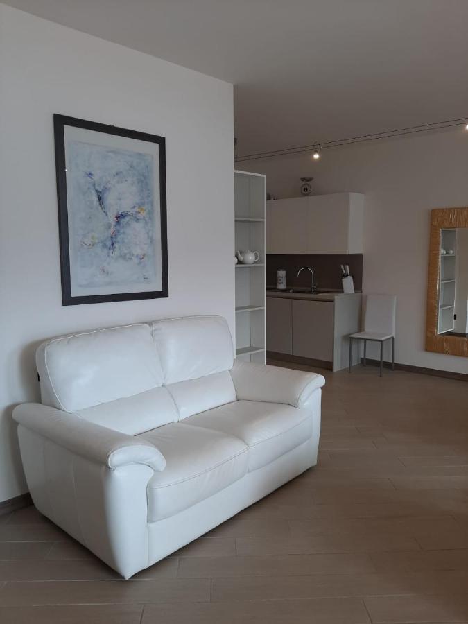 Casa vacanze Deluxe 2 Con Vasca Idromassaggio Vista Di Garda, Riscaldata, Privata E Utilizzabile Tutto L'anno *
