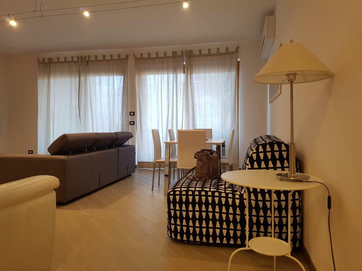Deluxe 2 Con Vasca Idromassaggio Vista Di Garda, Riscaldata, Privata E Utilizzabile Tutto L'anno * Brenzone sul Garda