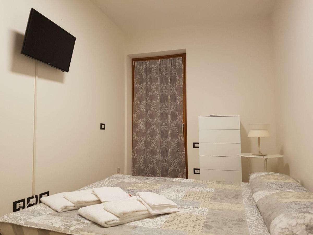 Deluxe 2 Con Vasca Idromassaggio Vista Di Garda, Riscaldata, Privata E Utilizzabile Tutto L'anno
